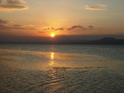 A Breathtaking Sunset in Batangas, from Carolâ€™s camera (December 2006)