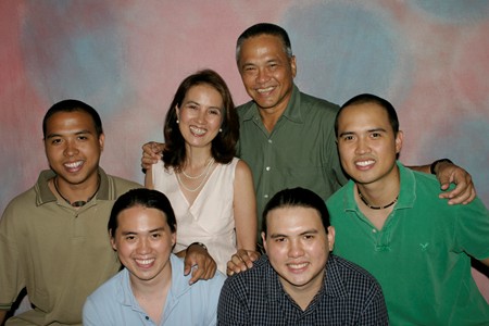 The Chiongbian Family: Adrian Joaquin (AJ), 3rd in the family; Shannon, 2nd in the family; Steven, the youngest; Wesley, the oldest with parents Rosalyn and Bruce